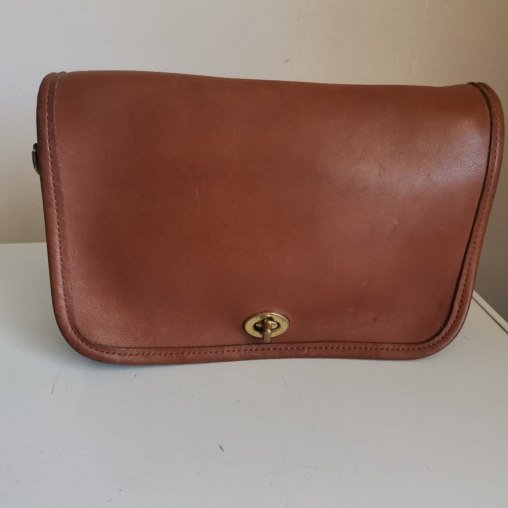 Vintage Coach # 9755Light  Brown Leather Shoulder/Crossbody Bag